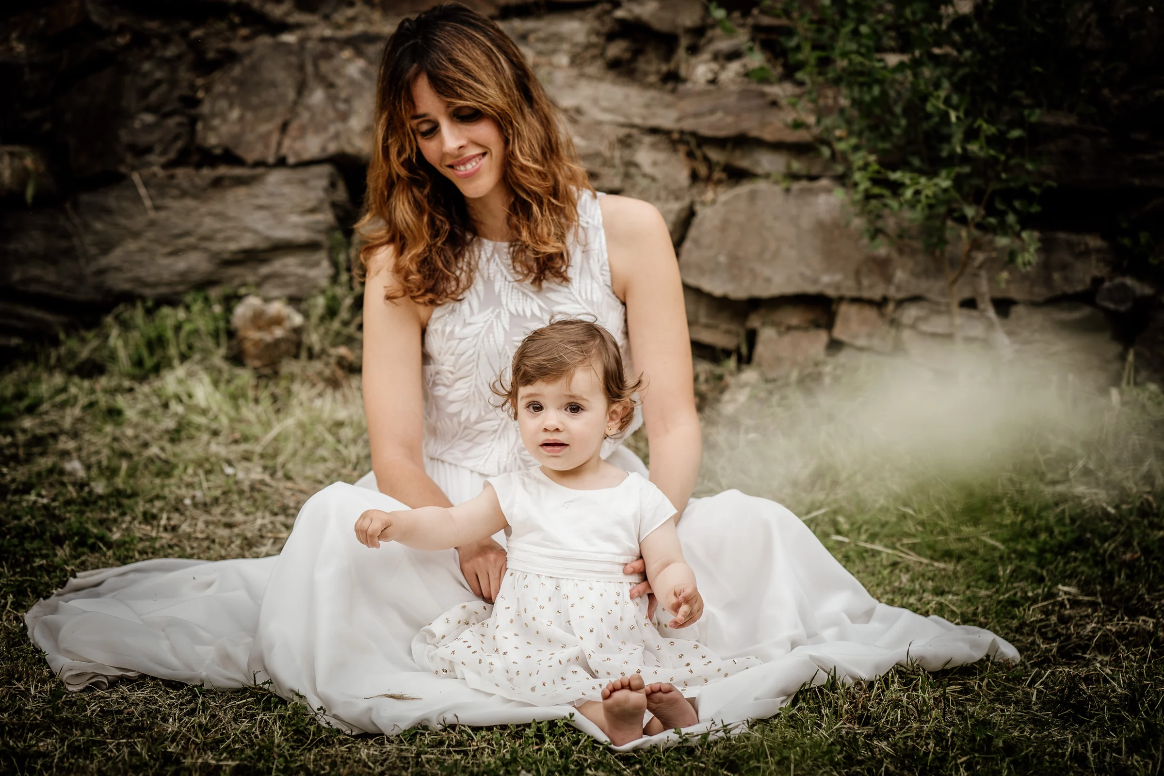 Ainhoa y Fer, retrato de madre e hija durante la sesión de postboda, Madrid