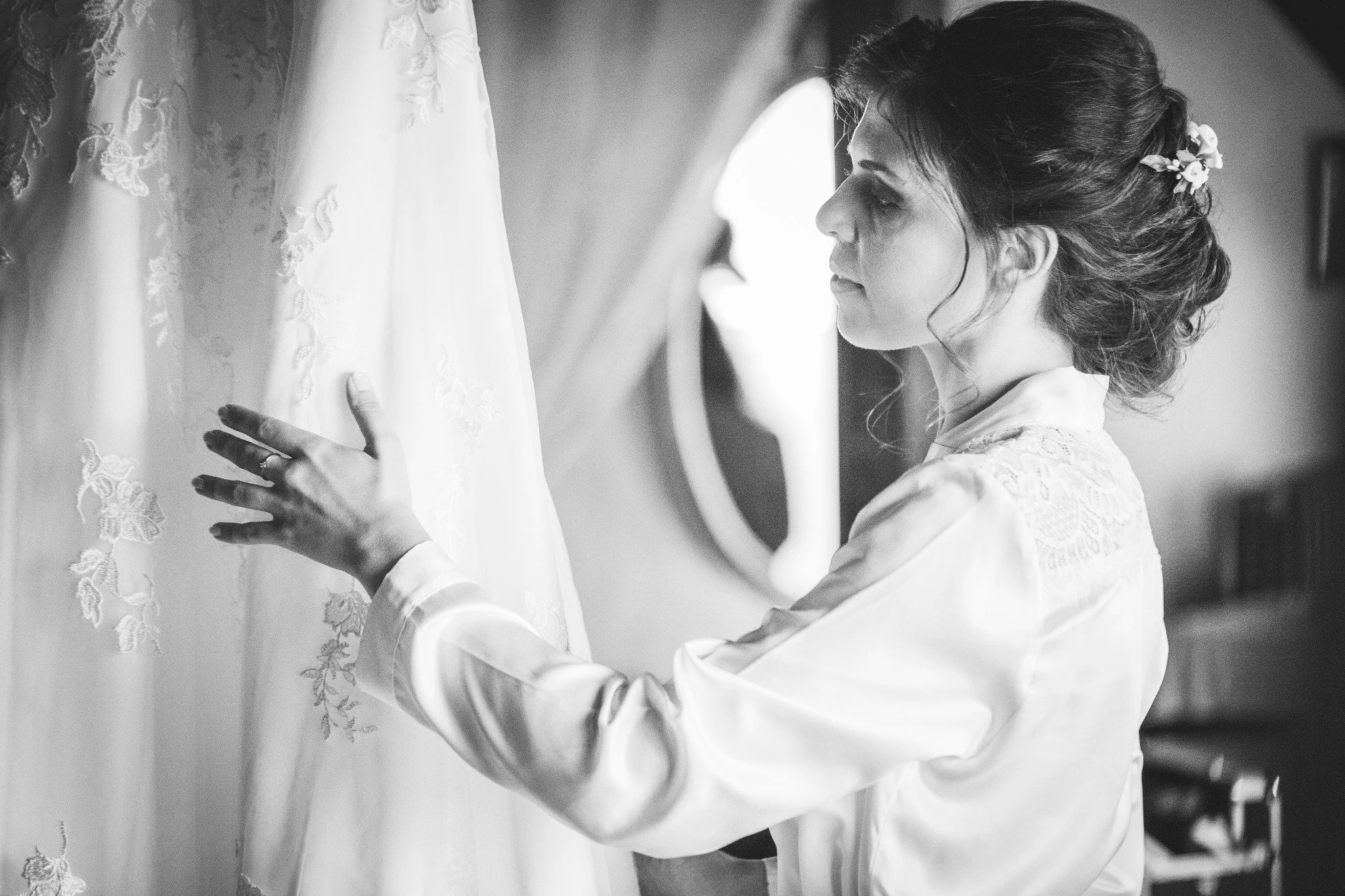 Retrato de la novia en blanco y negro: el tipo de imagen que pide un papel baritado o de algodón